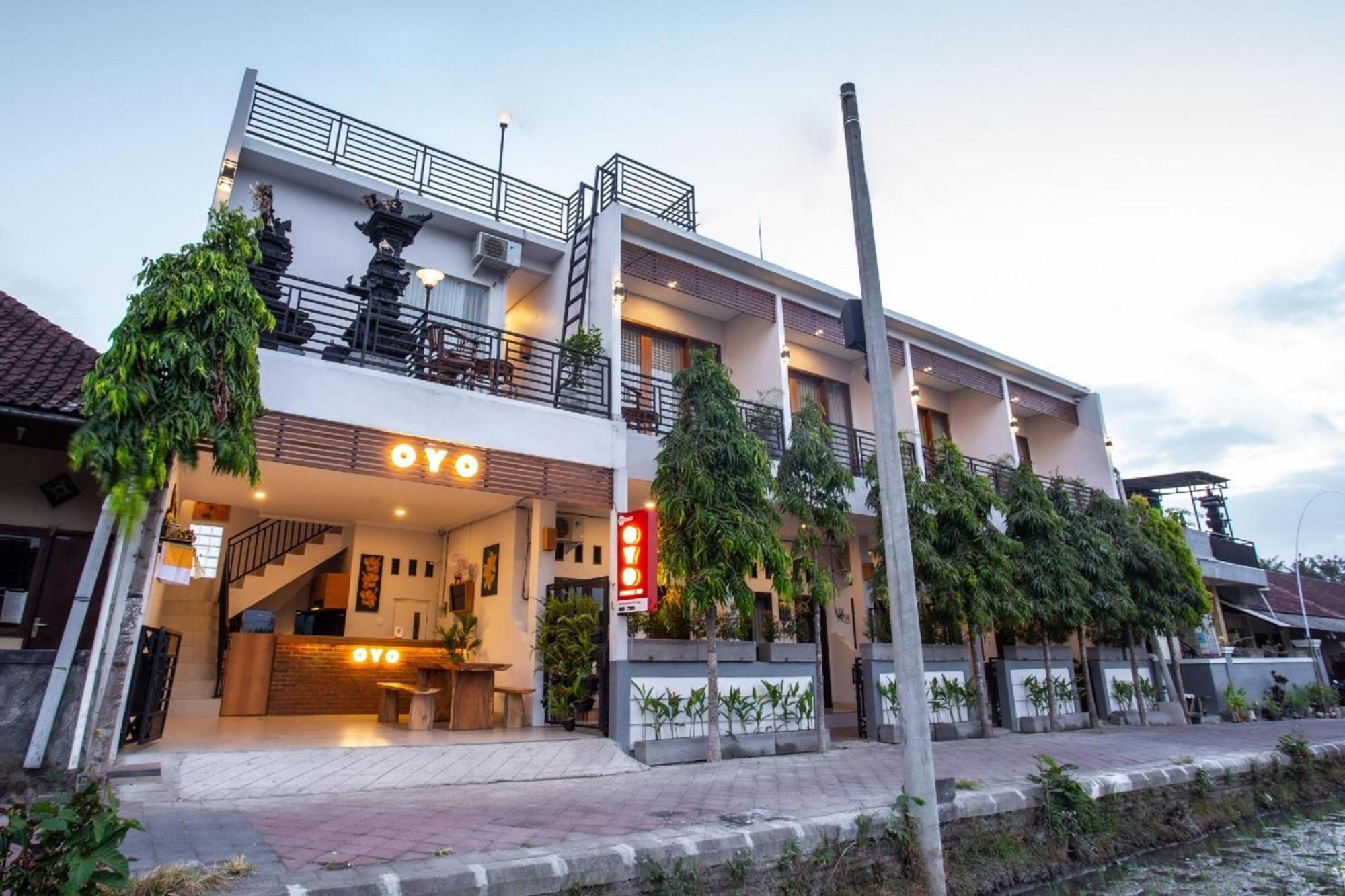 Oyo1207彭多克789酒店 坎古 外观 照片
